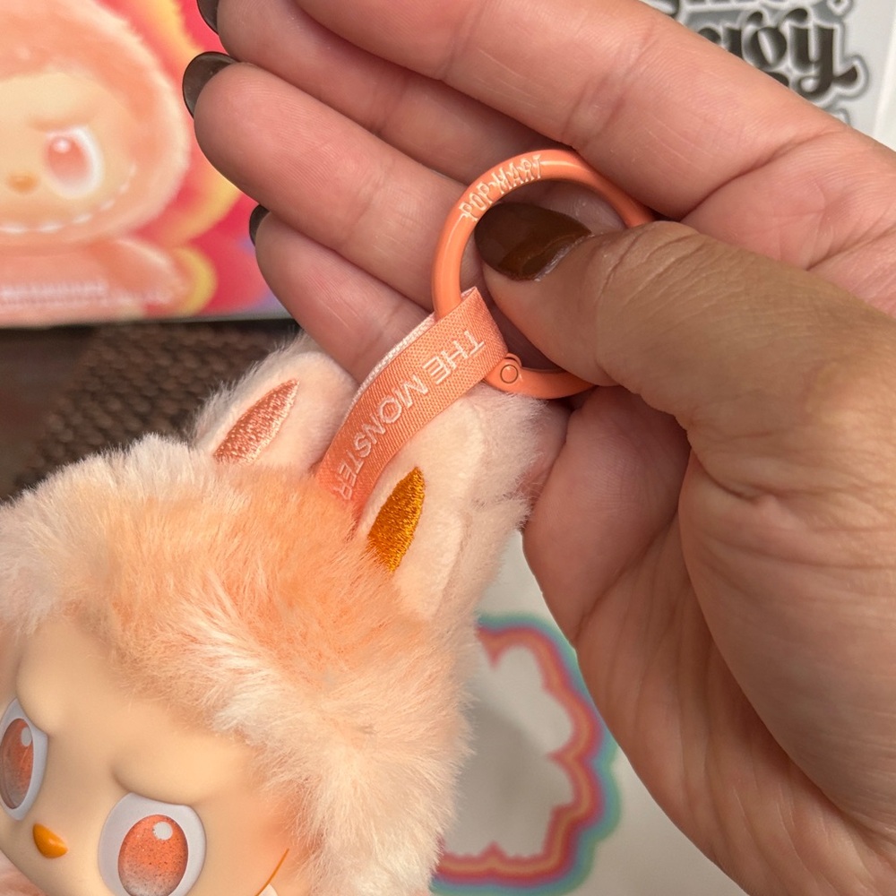 AUTHENTIC! Pop Mart big into energy labubu Doll - HAPPINESS - Picture 5 of 9